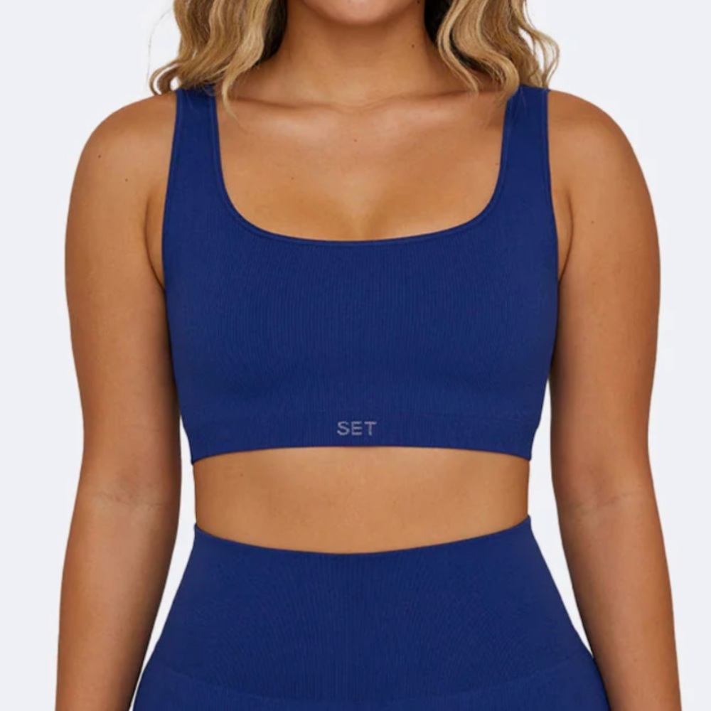 SET ACTIVE SCULPTFLEX® BOX CUT BRA